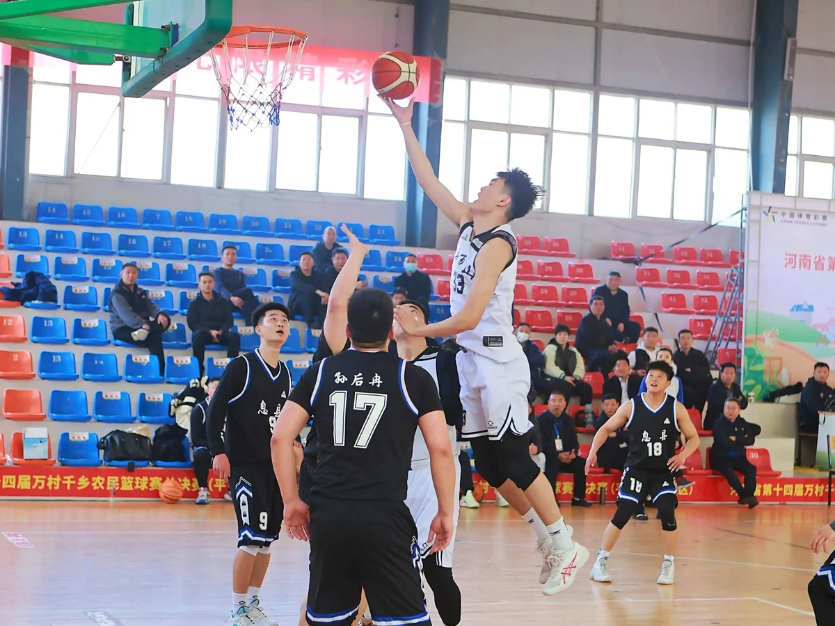 如何通过战术板改善篮球比赛中的防守策略_0
